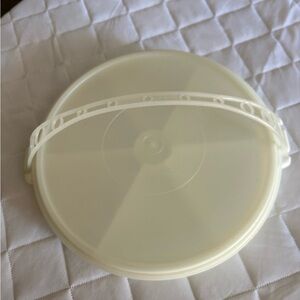 Tupperware white colored relish tray with lid and handle